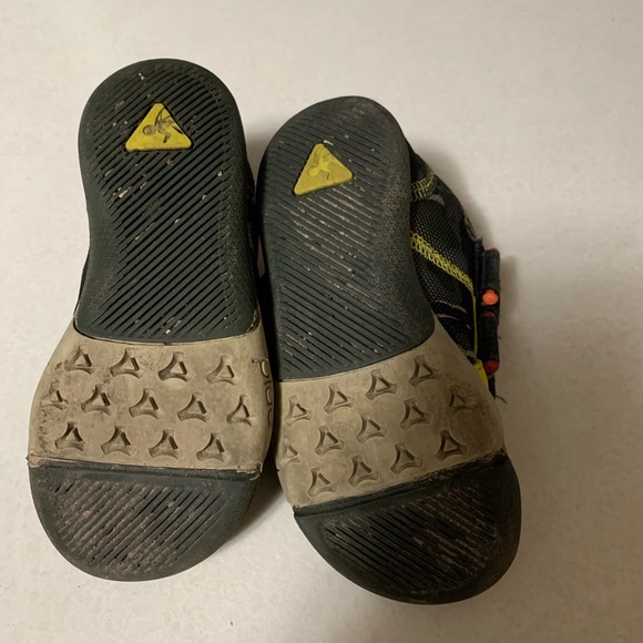 Plae size 9 shoes - Picture 2 of 3